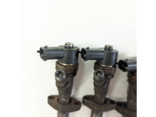 Vstřikovač 8200084534 Renault Vel Satis pro naftový motor 2.2