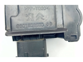 Руль Peugeot 2008 I  2013 - 2019 года 9801808680      