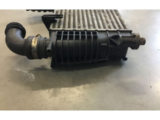 Интеркулер  8200471885, 880590XC   Renault Clio III 