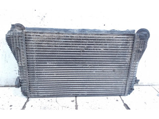 Интеркулер  1K0145803A   Volkswagen Touran I 