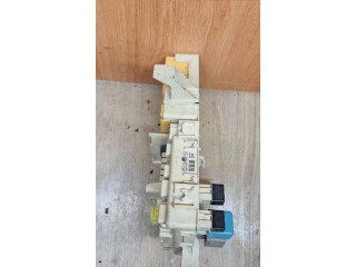 Блок предохранителей 8922153100, 2440000400 Lexus IS 200-300