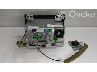 Радио/ проигрыватель CD/DVD / навигация