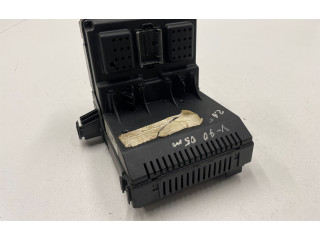 Блок предохранителей 30765646, 28043321 Volvo V70