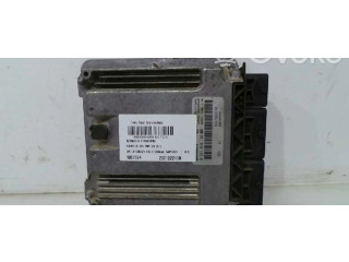 Блок управления двигателя 237102213R   Dacia Dokker