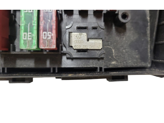 Блок предохранителей 3C09712490 Volkswagen Touran I