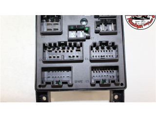 Блок предохранителей 30728008 Volvo S60