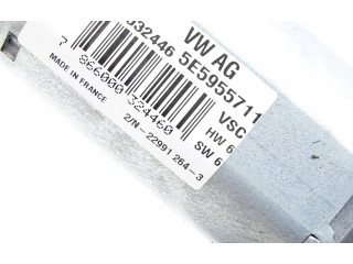 Моторчик заднего дворника 5E5955711B Skoda Octavia Mk3 (5E)