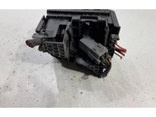   Pojistková skříňka 1K0937132G, 1K0937132F   Volkswagen Tiguan 2010