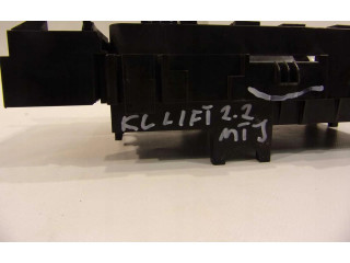 Блок предохранителей     Jeep Cherokee    