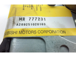 Подушка безопасности водителя MR777231, A289251020163 Mitsubishi Carisma