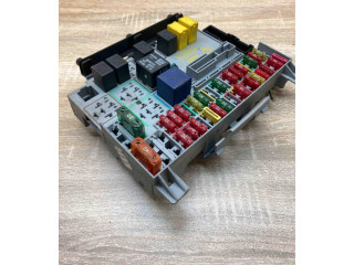 Pojistková skříňka 90504534, Noplugsocket Opel Vectra B 1996