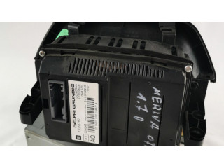 Радио/ проигрыватель CD/DVD / навигация