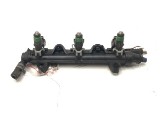 Топливная рампа 03E133319 Skoda Fabia Mk1 (6Y)