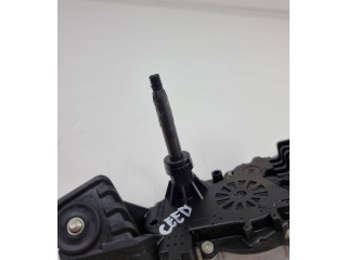 Моторчик заднего дворника 98700j7000 KIA Ceed