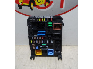 Блок предохранителей     Peugeot 2008 II    