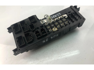 Блок предохранителей  8678449   Volvo V70    