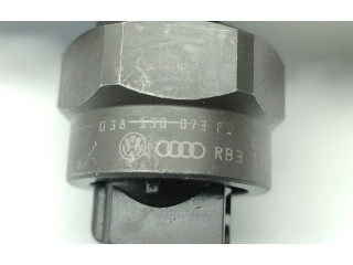 Vstřikovač 038130073F Audi A4 S4 B5 8D pro benzínový motor 2.8 AJM