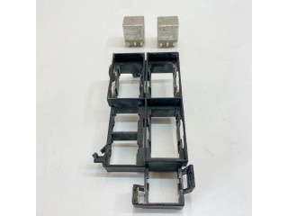 Pojistková skříňka A1075454940, A0015420219 Mercedes-Benz SL R107 1987