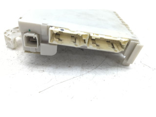 Pojistková skříňka 8273047450A Toyota Prius (XW30) 2010