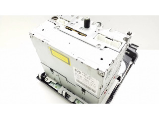 Радио/ проигрыватель CD/DVD / навигация