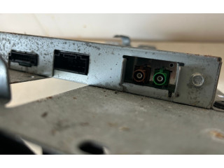 Радио/ проигрыватель CD/DVD / навигация