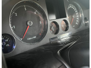 Панель приборов    Volkswagen Phaeton       