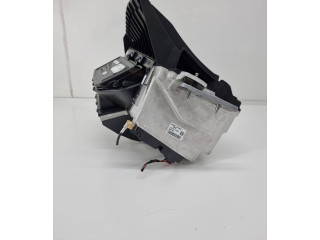 Дисплей    10c919608d   Cupra Born