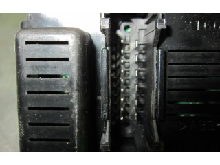 Блок предохранителей 8200652285 Renault Clio III