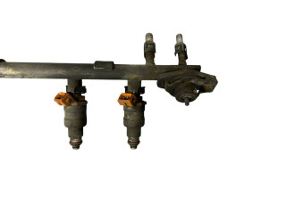 Топливная рампа Jeep Cherokee XJ для двигателя AMC 242 High Output