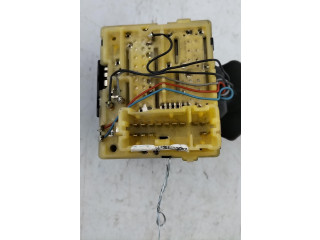 Ручка стеклоочистителей 8201168016   Renault Clio IV