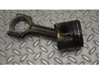 Píst Opel Vivaro M9R 784