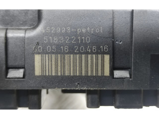 Блок предохранителей 518322110, 5299302L50 Volvo S80