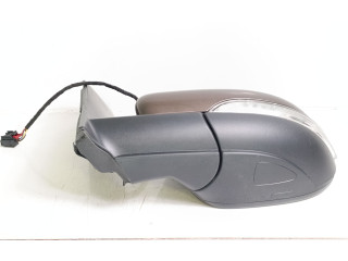 Зеркало электрическое Volkswagen Touran II 2010 - 2016 года