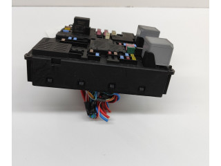 Блок предохранителей 32268453   Volvo XC90    