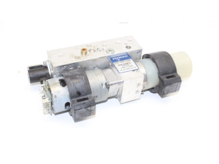 Turbodmychadlo Нагнетатель A1728000030   Mercedes-Benz SLK R172   M 271.861