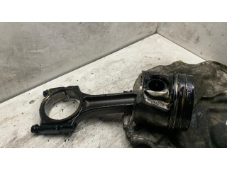  Поршень с шатуном M9R 10587  Renault Trafic II (X83) для дизельного двигателя 2.0