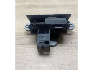 Zámek zadních dveří    Ford Kuga I 2010