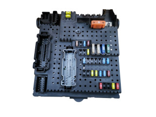 Блок предохранителей 30728512, 28017881 Volvo XC90