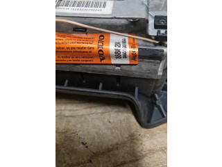 Подушка безопасности водителя 8686284   Volvo V70