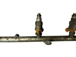 Топливная рампа Jeep Cherokee XJ для двигателя AMC 242 High Output