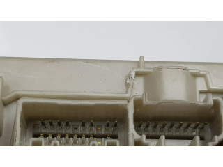 Pojistková skříňka 8267030230 Lexus GS 250 350 300H 450H 2006