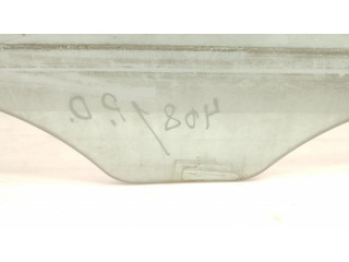 Основное стекло передних дверей (четырехдверного автомобиля)