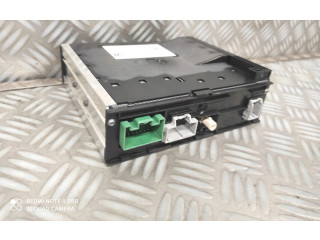 Блок предохранителей 15513163 Opel Astra K