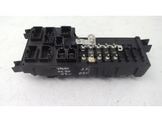 Блок предохранителей 8678449, 518788104 Volvo XC70