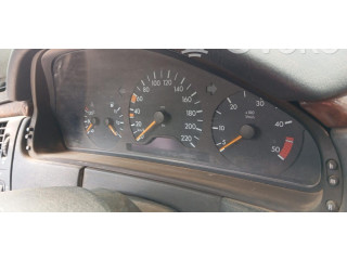 Панель приборов    Mercedes-Benz E W210       