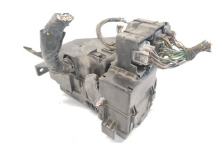 Блок предохранителей MR587816, G8C218MA Mitsubishi Grandis