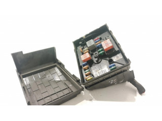 Pojistková skříňka Крышка ящика предохранителей 017181301   Audi A3 S3 8P 2006