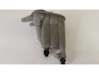 Расширительный бачок охлаждающей жидкости