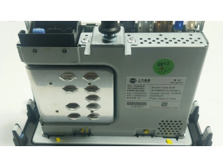 Радио/ проигрыватель CD/DVD / навигация