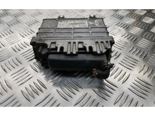 Блок управления двигателя 0261203302, 030906026R Volkswagen Golf III